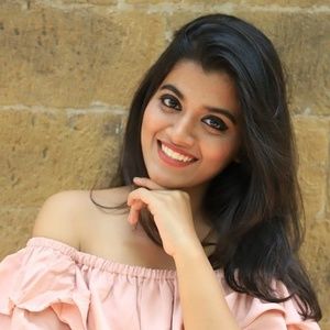 Meet your Posher, Hiral